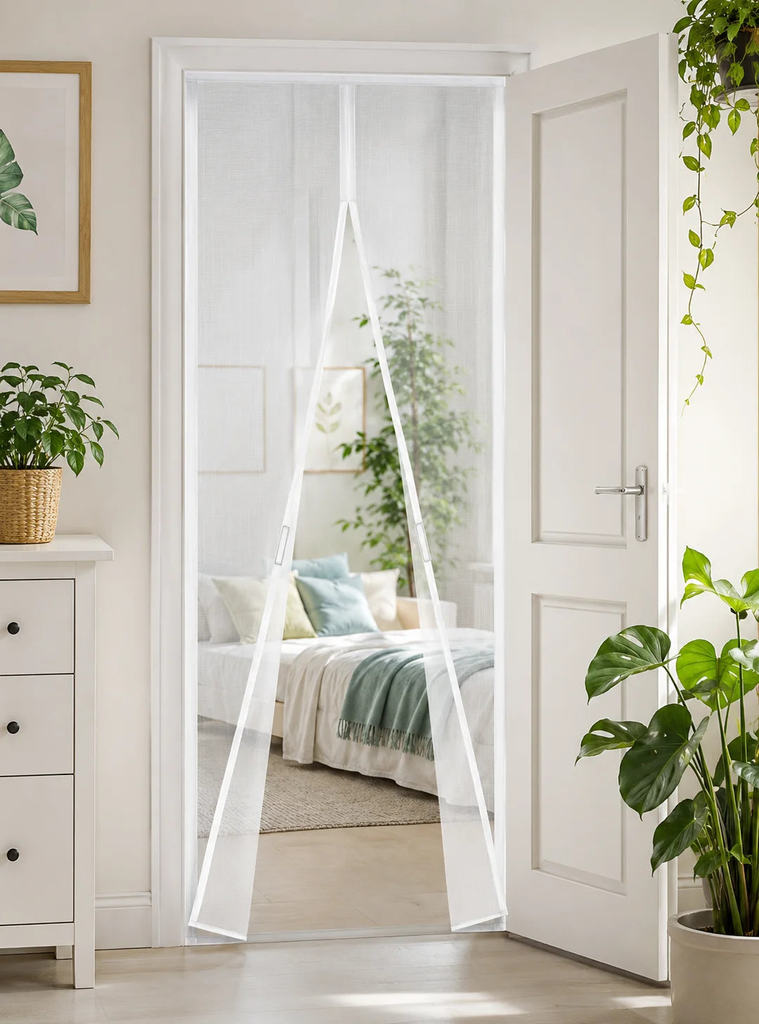 Zanzariera magnetica per porta con chiusura automatica