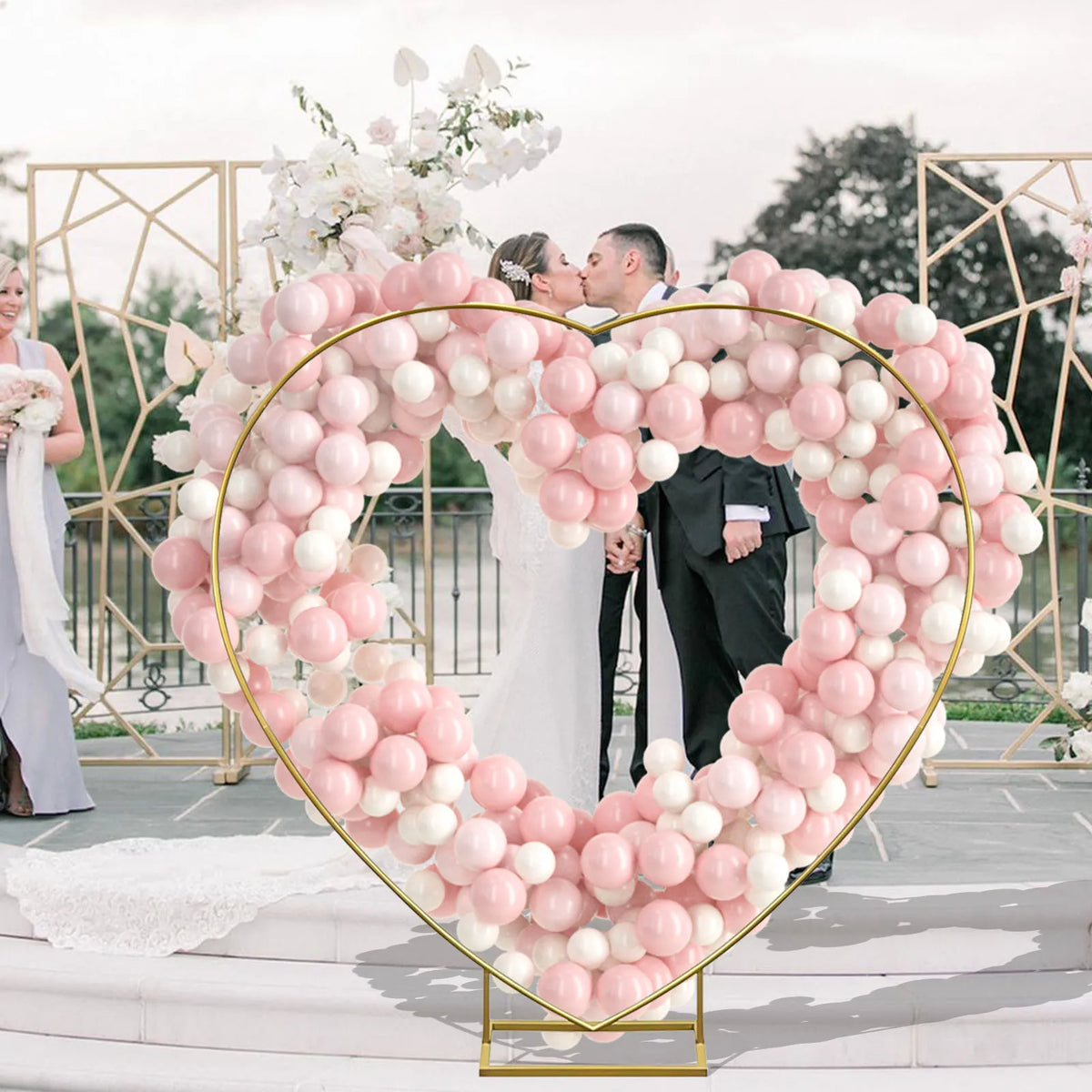 Arco a cuore 2x2m in metallo dorato elegante