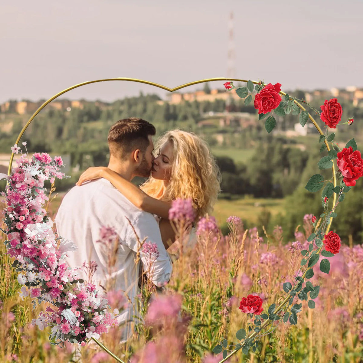 Arco a cuore 2x2m in metallo dorato elegante